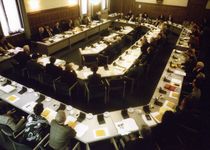 842334 Afbeelding van een vergadering van Provinciale Staten van Utrecht in de Statenzaal van het Provinciehuis (Achter ...
